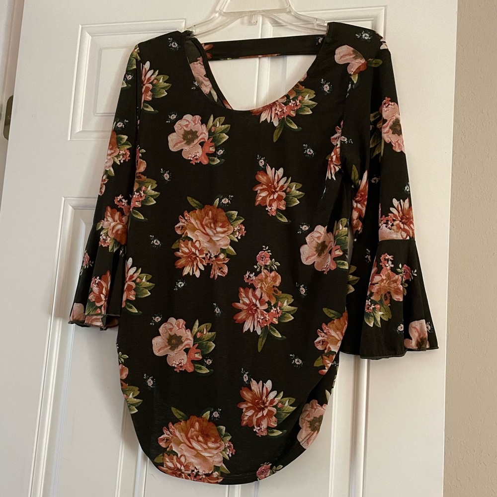 Womens floral blouse🔥
